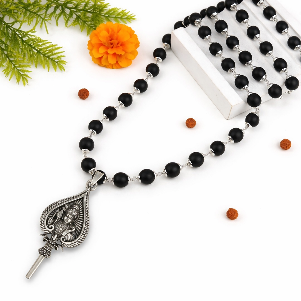 Murugan Vel Silver Pendant with Karungali Malai